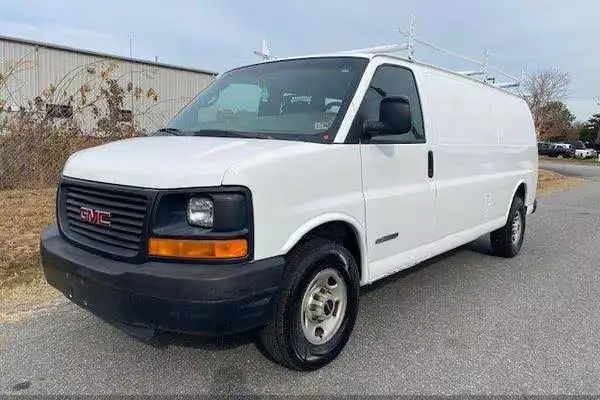 GMC SAVANA 3500 CARGO-VAN